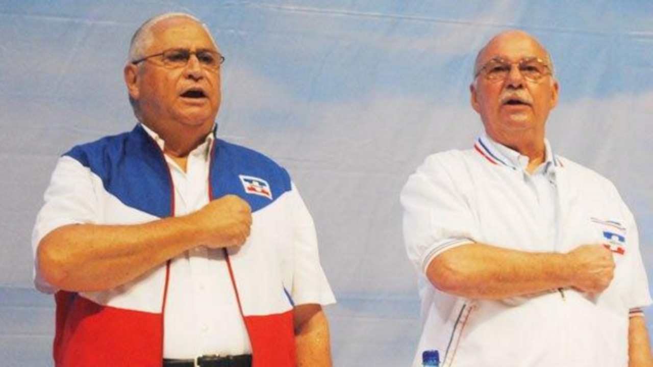 Armando Calder&oacute;n Sol fue el sucesor de Cristiani.