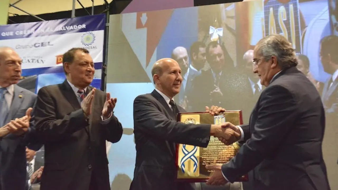 ASI premia a Javier Siman