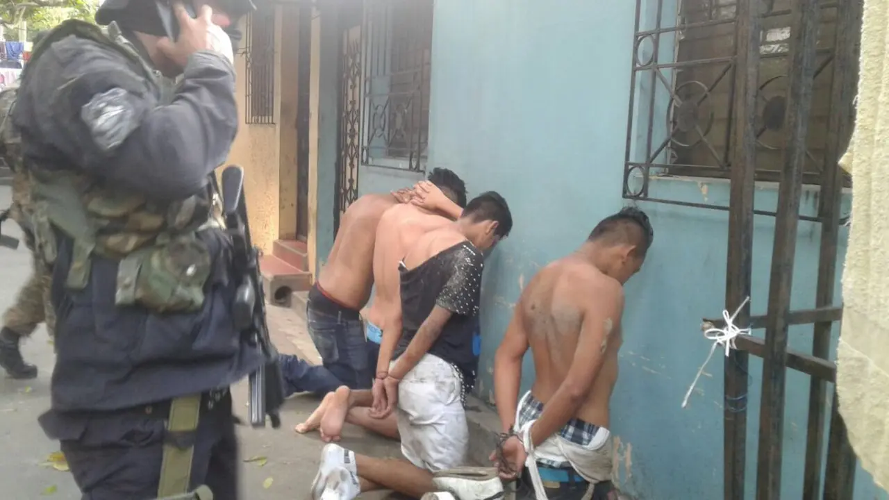 Detenidos en comunidad Modelo