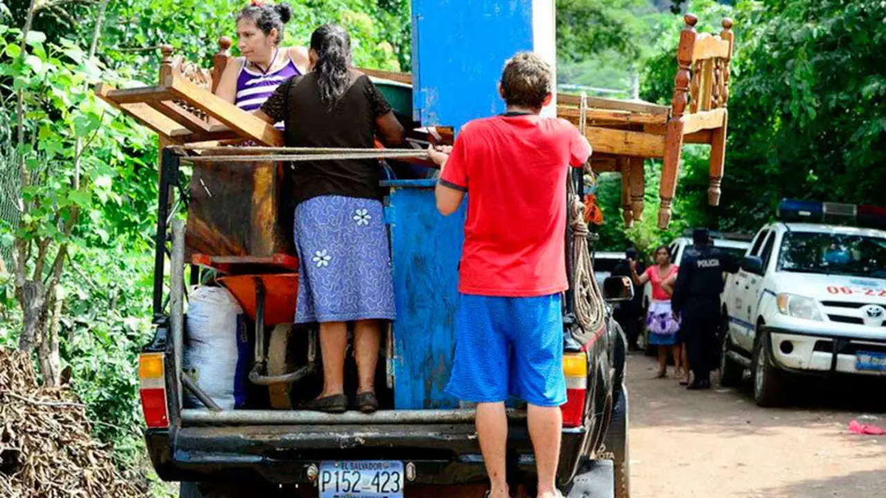 Exodo en Brisas de Joya Grande