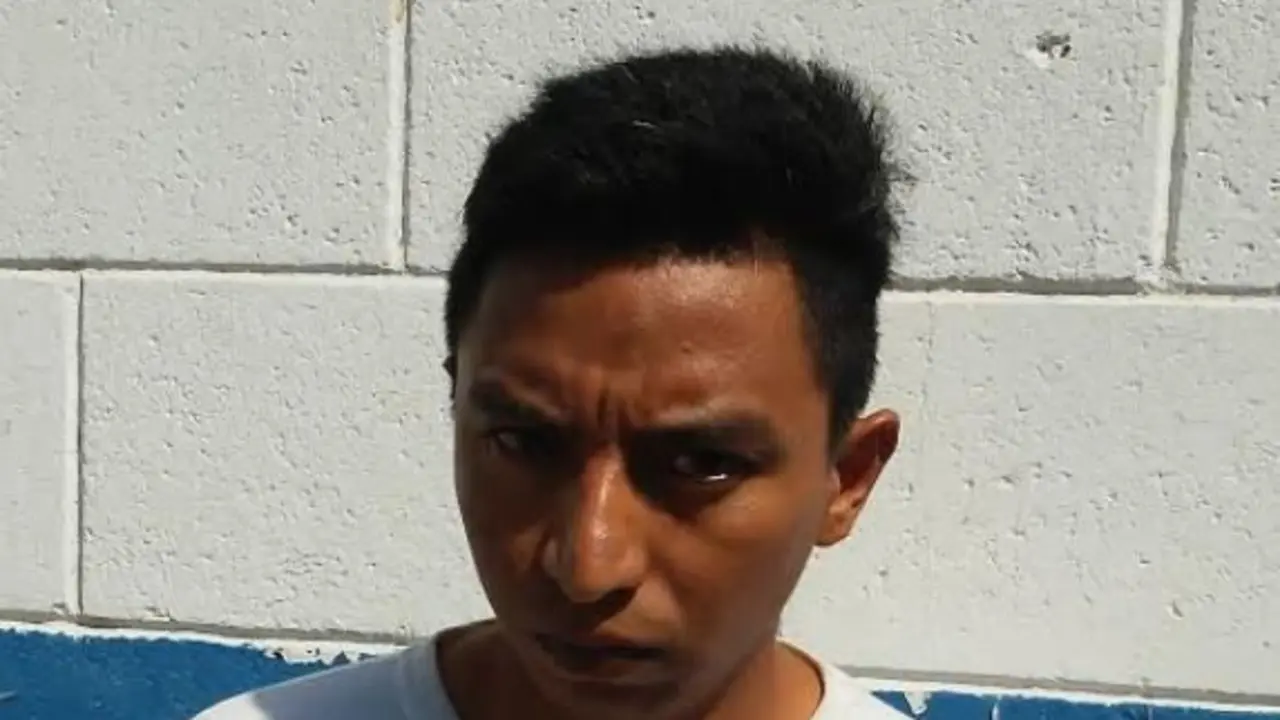 Encerraba a su pareja