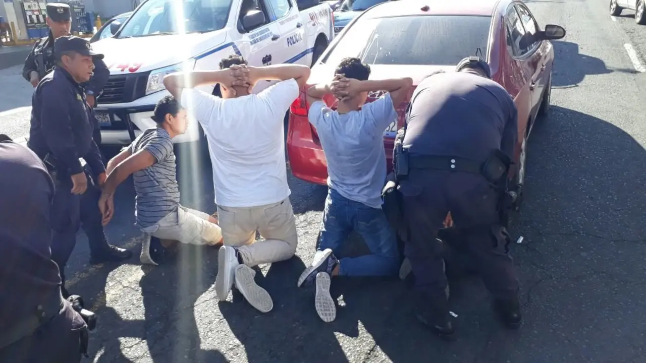 Detenidos Escal&oacute;n