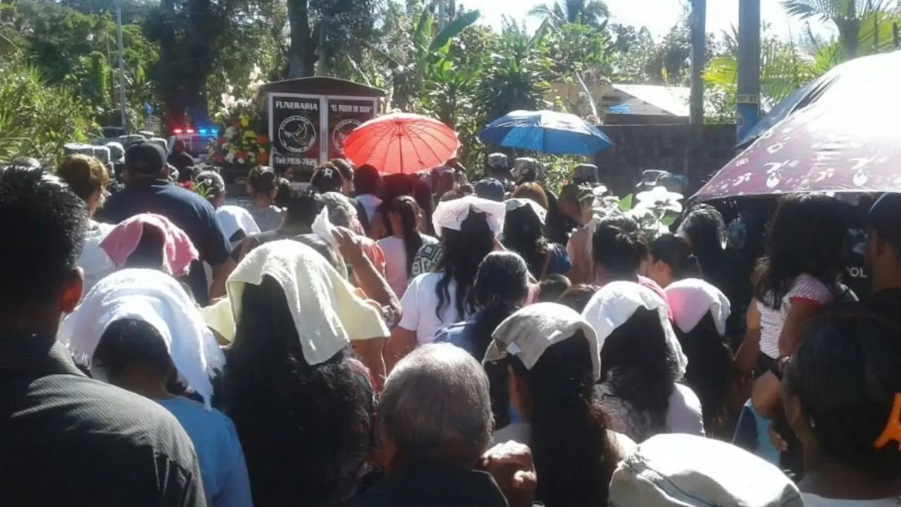 Entierro de Agente STO