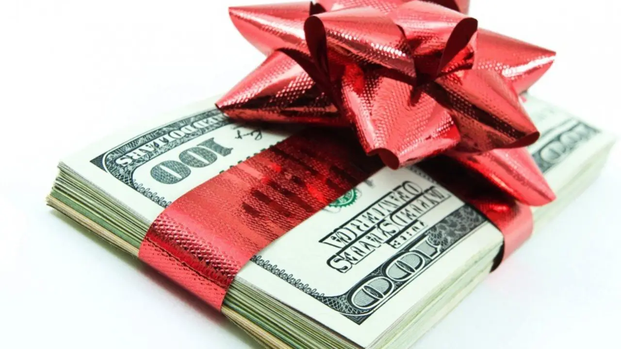 Holiday-Bonus-982x735