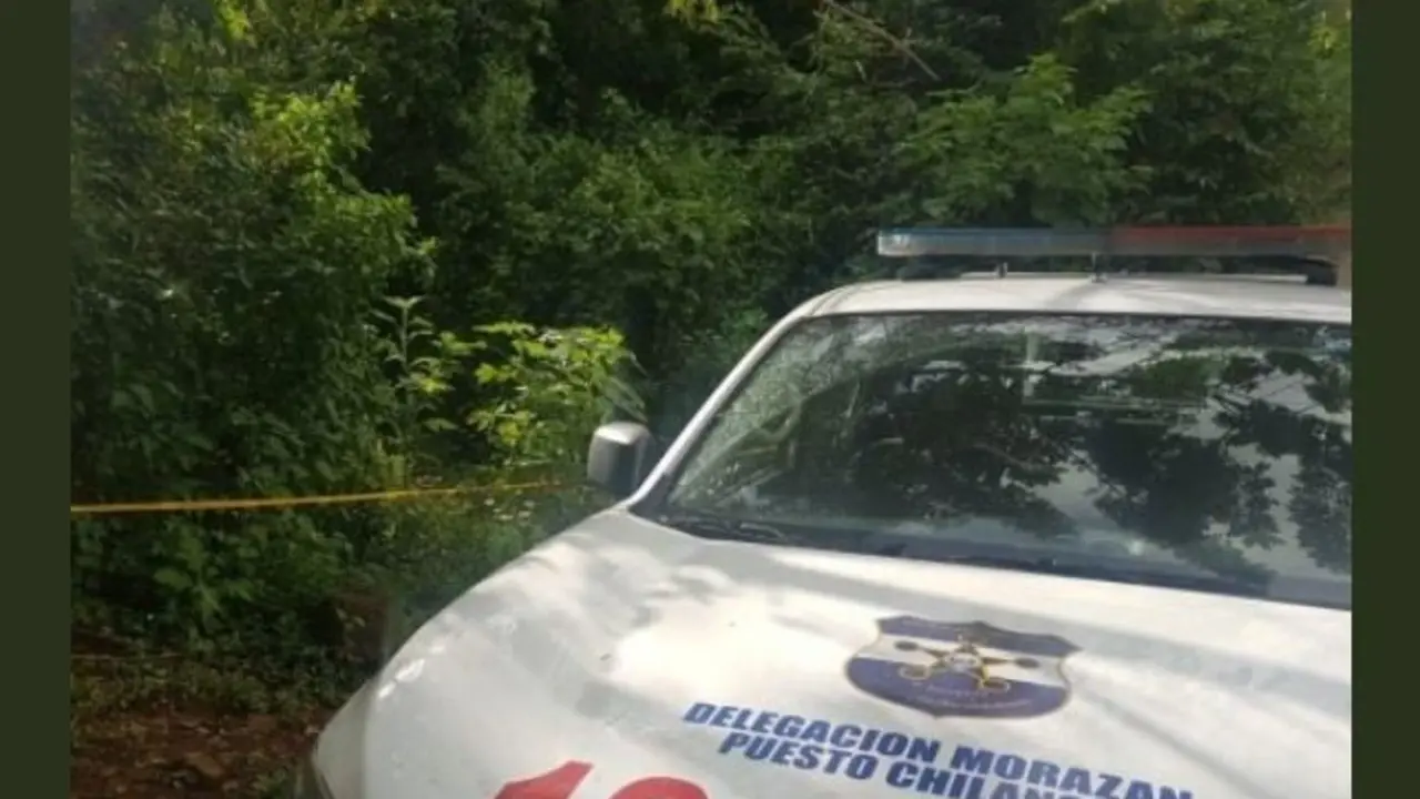 Pareja semienterrada en Chilanga