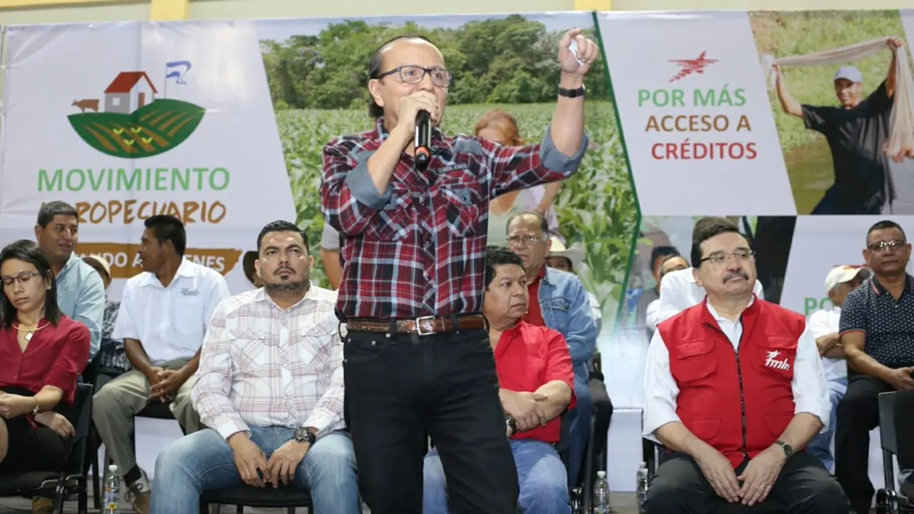 Gerson Mart&iacute;nez en nombramiento