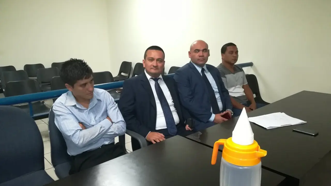 Polic&iacute;as Daniel