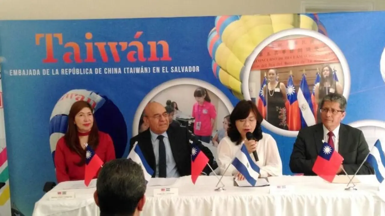 Conferencia de Prensa Lanzamiento del Programa de Becas Taiw&aacute;n 2 20180123