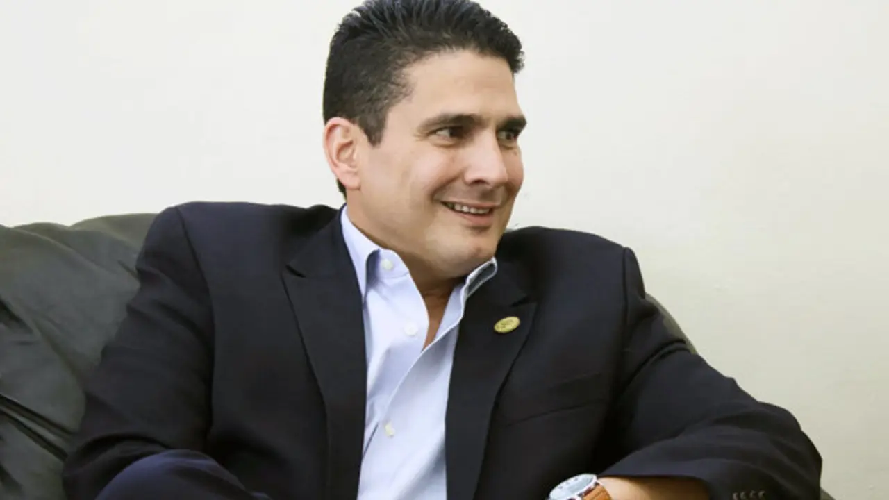 Roberto-D&acute;Aubuisson