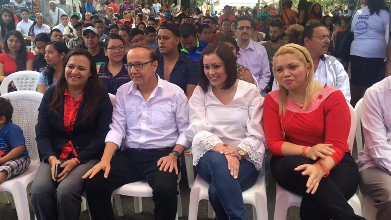 Gerson Mart&iacute;nez y Yeymi Mu&ntilde;oz