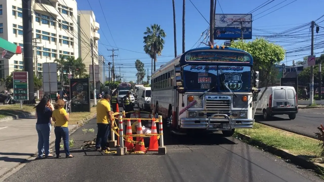 Hoyo en la Manuel Enrique Araujo