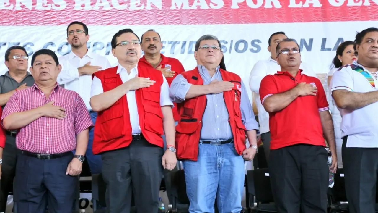 Benito Lara, Medardo Gonz&aacute;lez y Jos&eacute; Luis Merino en acto del FMLN