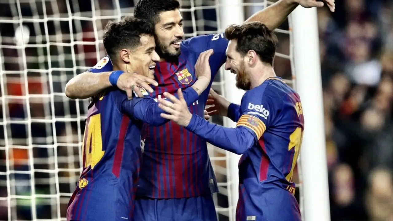 Coutinho, Luis Su&aacute;rez y Messi