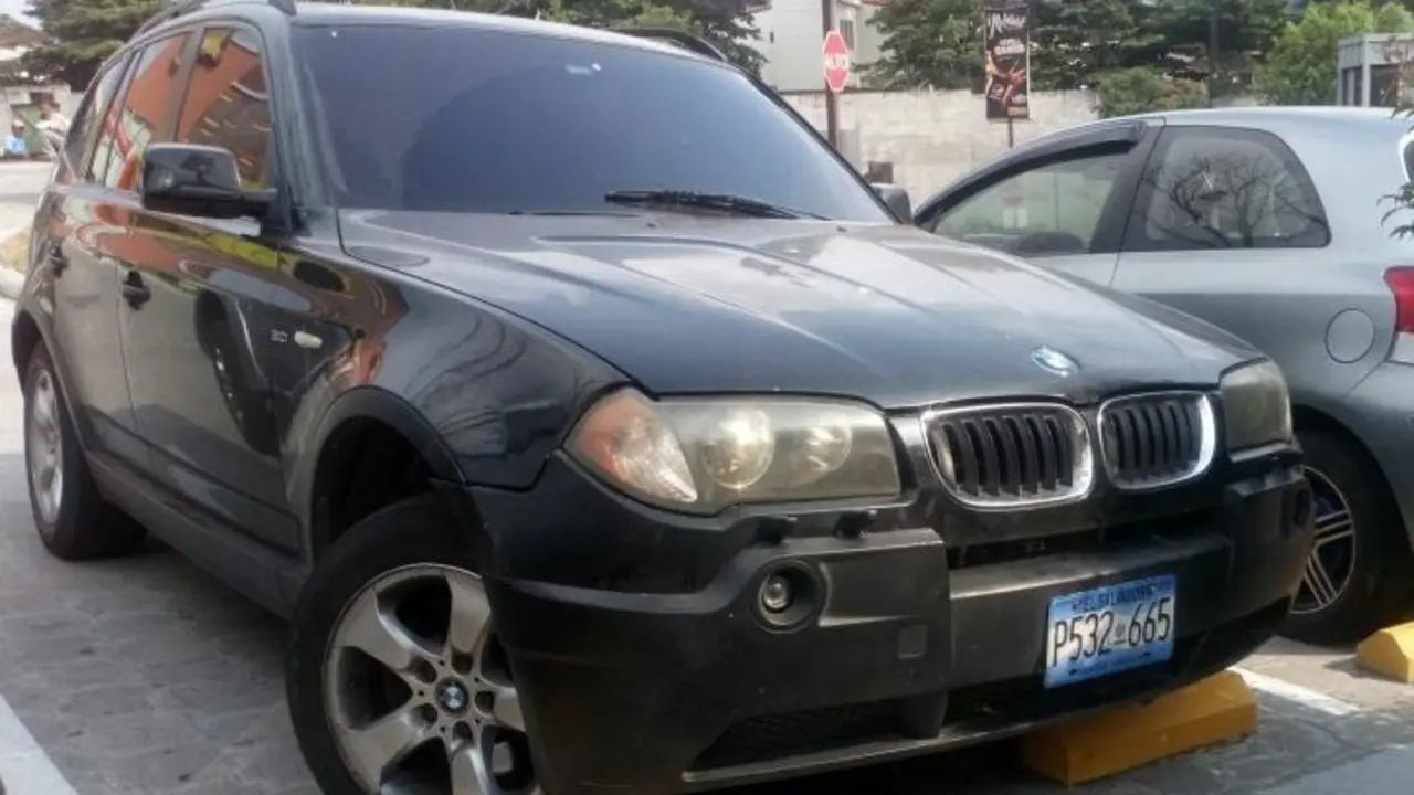 Camioneta decomisada a Nolvia Maribel Pinto