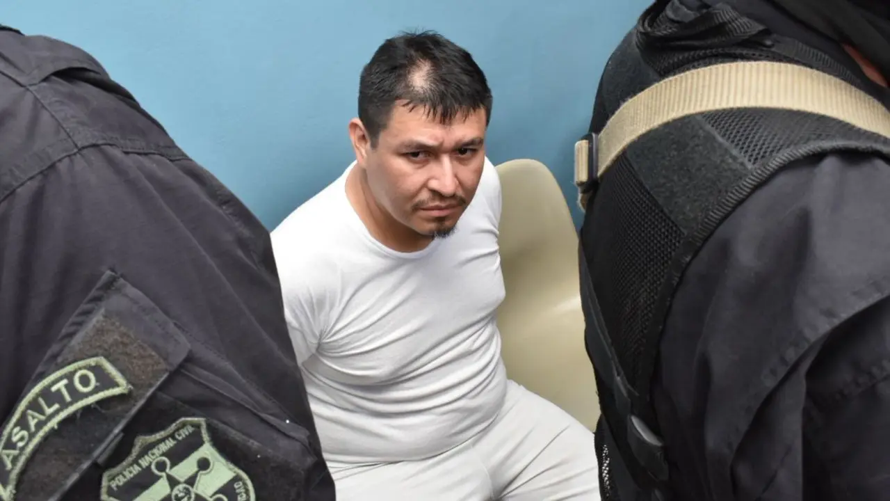 Mario Huezo en tribunales