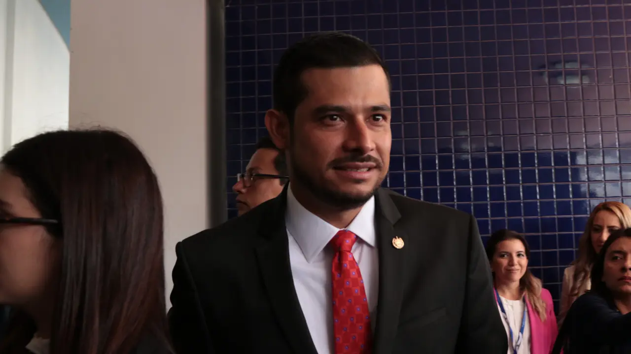 ministro de hacienda Nelson fuentes, gobierno