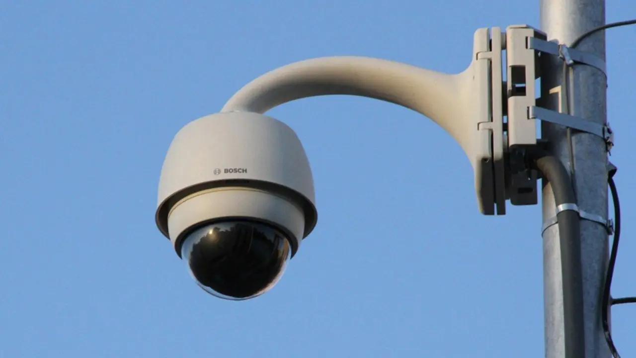 camara-de-vigilancia-990x660
