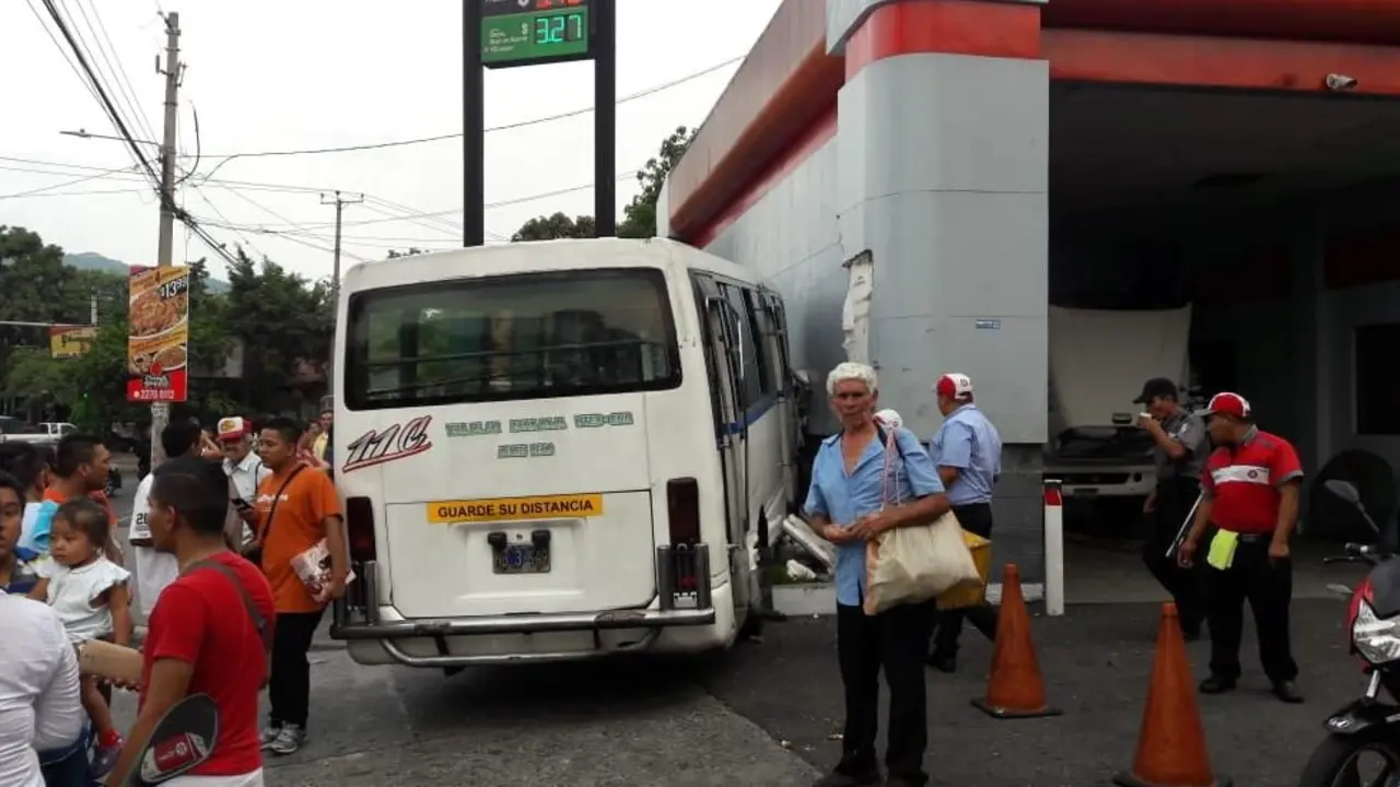 Microb&uacute;s 11 C