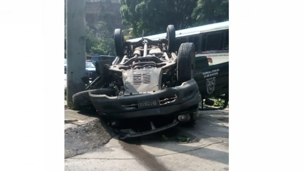 accidente carro de UES