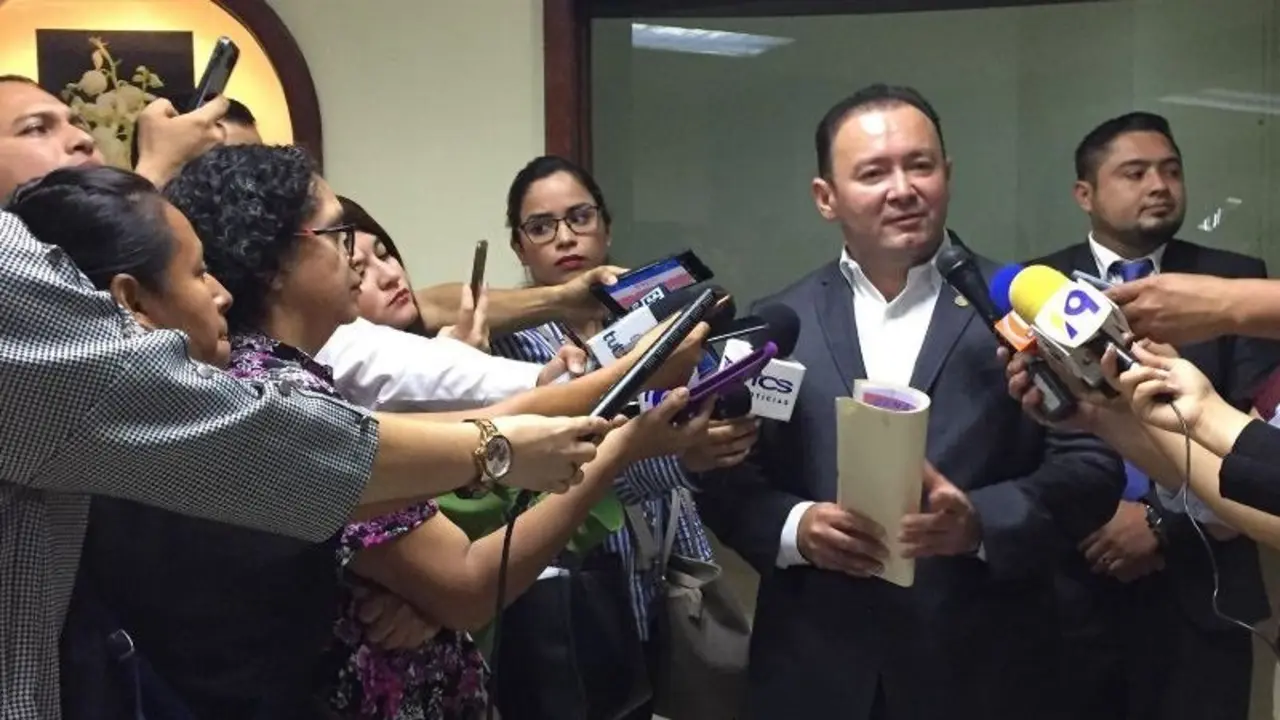 Gallegos presenta reformas al CESC