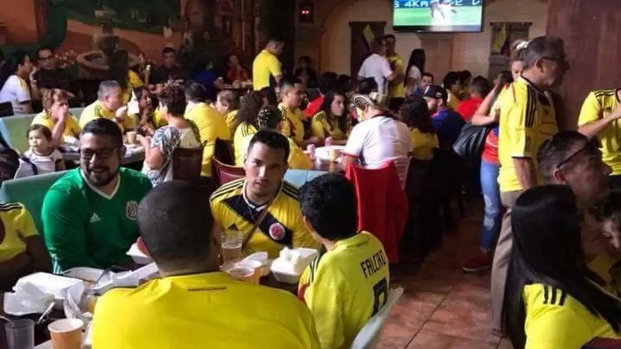 salvadore&ntilde;os apoyan a colombia