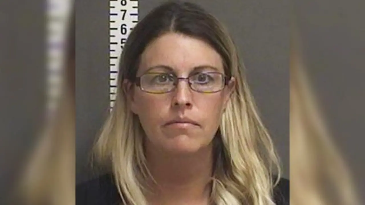 180724-teacher-sent-sexually-explicit-texts-feature