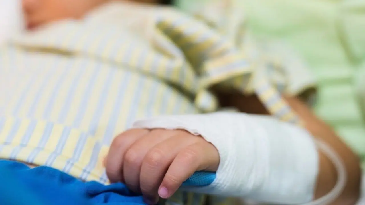 Ni&ntilde;o hospitalizado