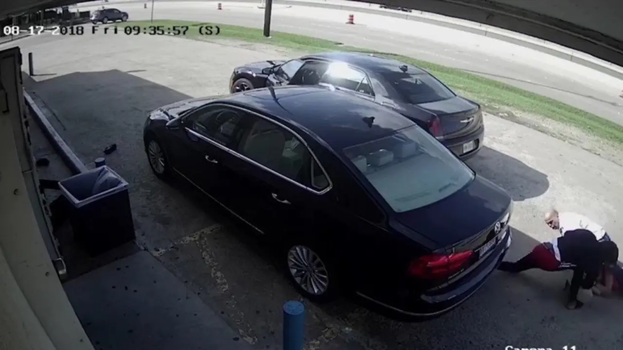 5b795a00e9180fad158b4567