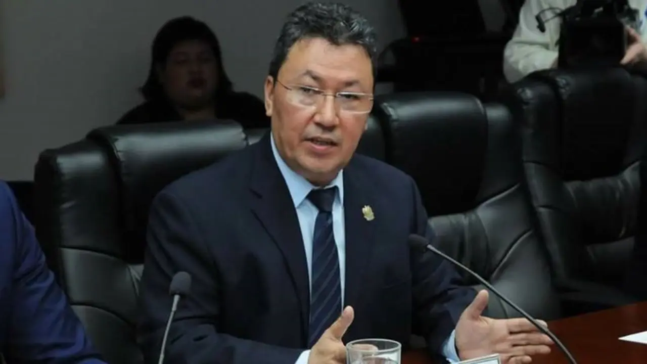 Numan Salgado en reuni&oacute;n de comisi&oacute;n