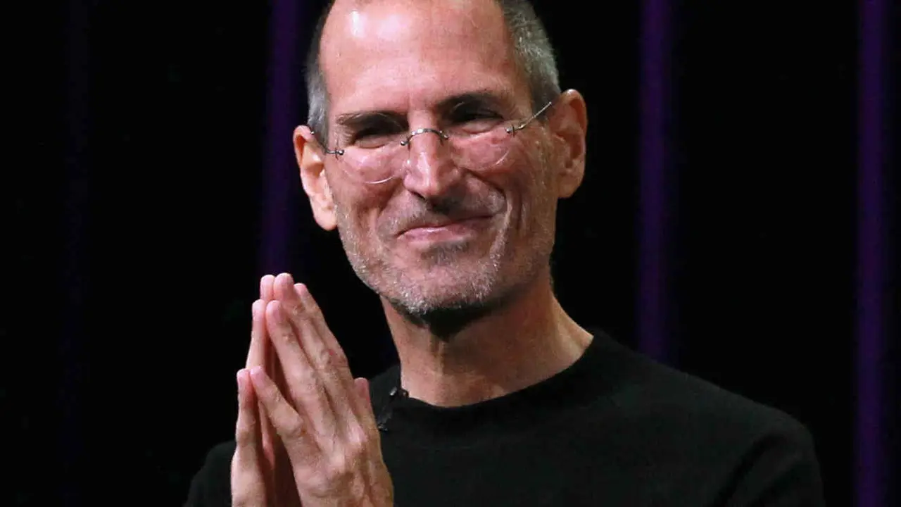 steve-jobs-lanzamiento-ipod-1