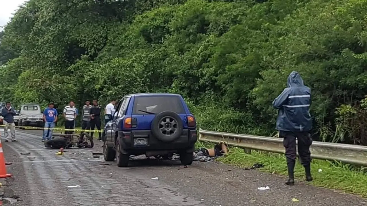 Polic&iacute;a muerto