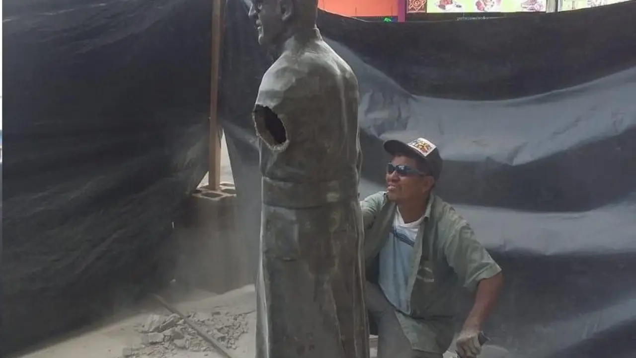 Estatua de Romero en Ciudad Delgado