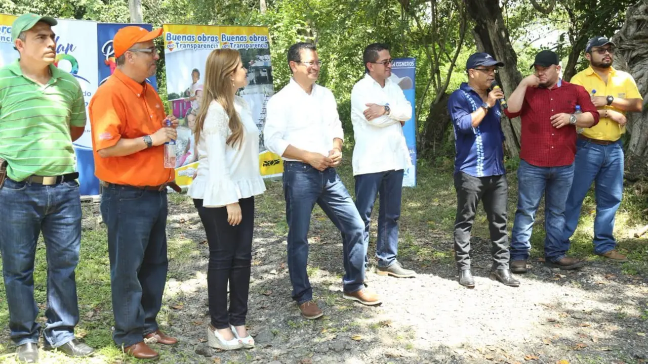 hugo y karina en chalate