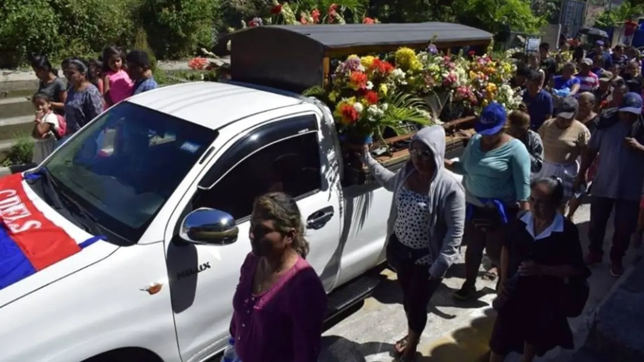 Entierro de vendedor en San Juan Talpa