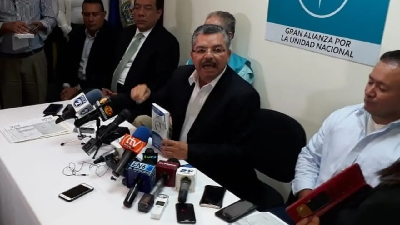 Guardado en conferencia.