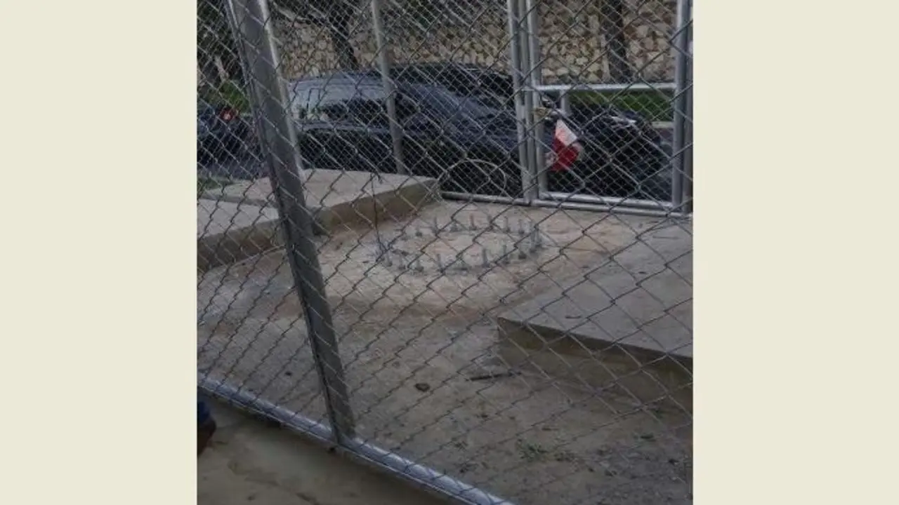 Antena en la Corniza