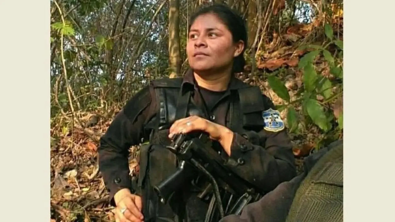 Mujer polic&iacute;a asesinada