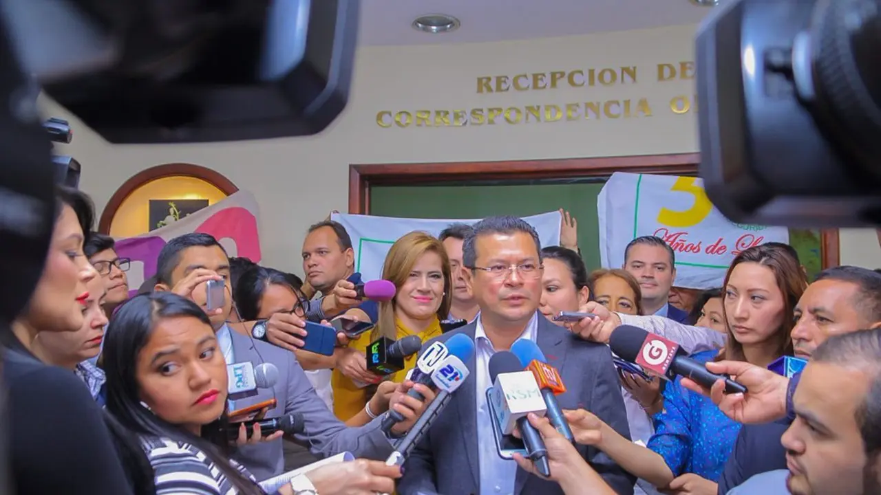 Hugo en la Asamblea 2