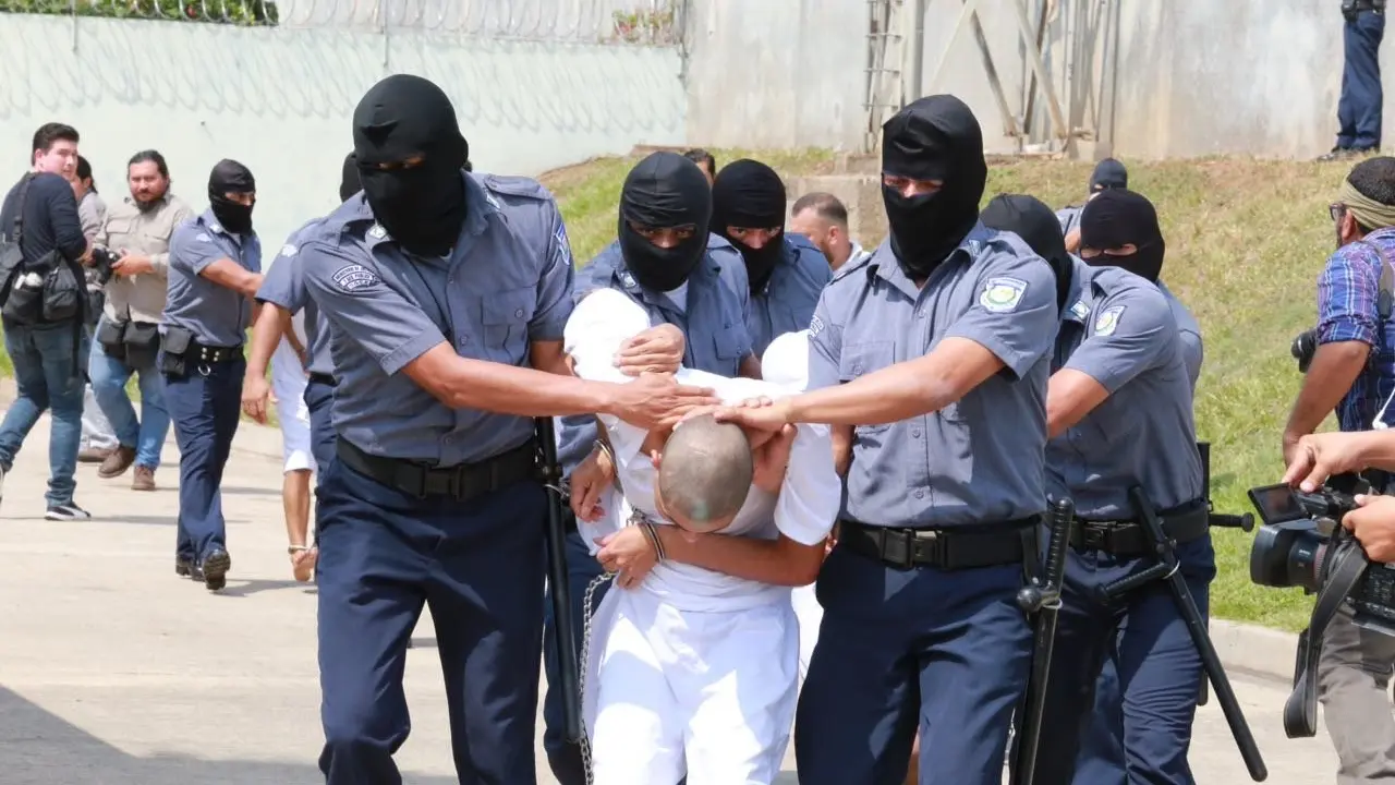 Custodios de Centros Penales