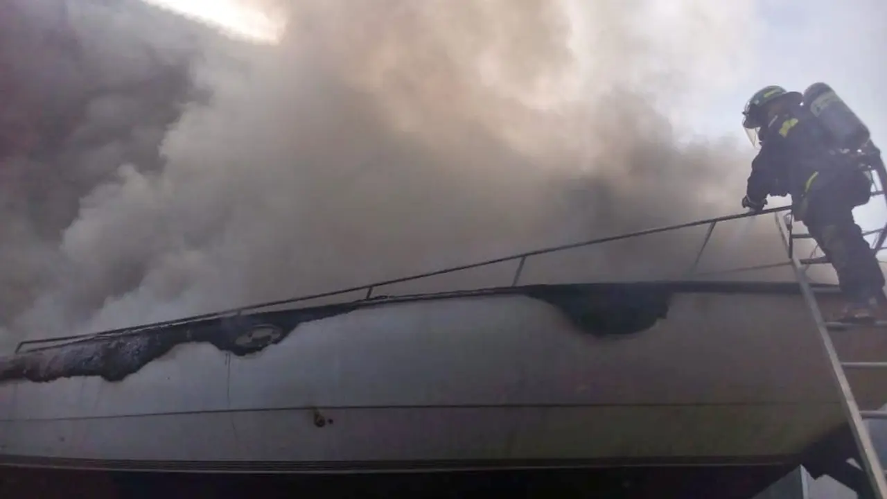 incendio de yate