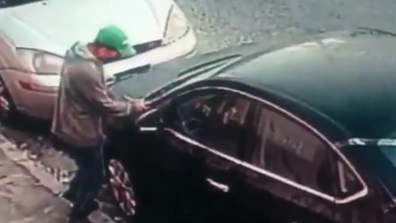 Ladr&oacute;n de veh&iacute;culos en San Salvador