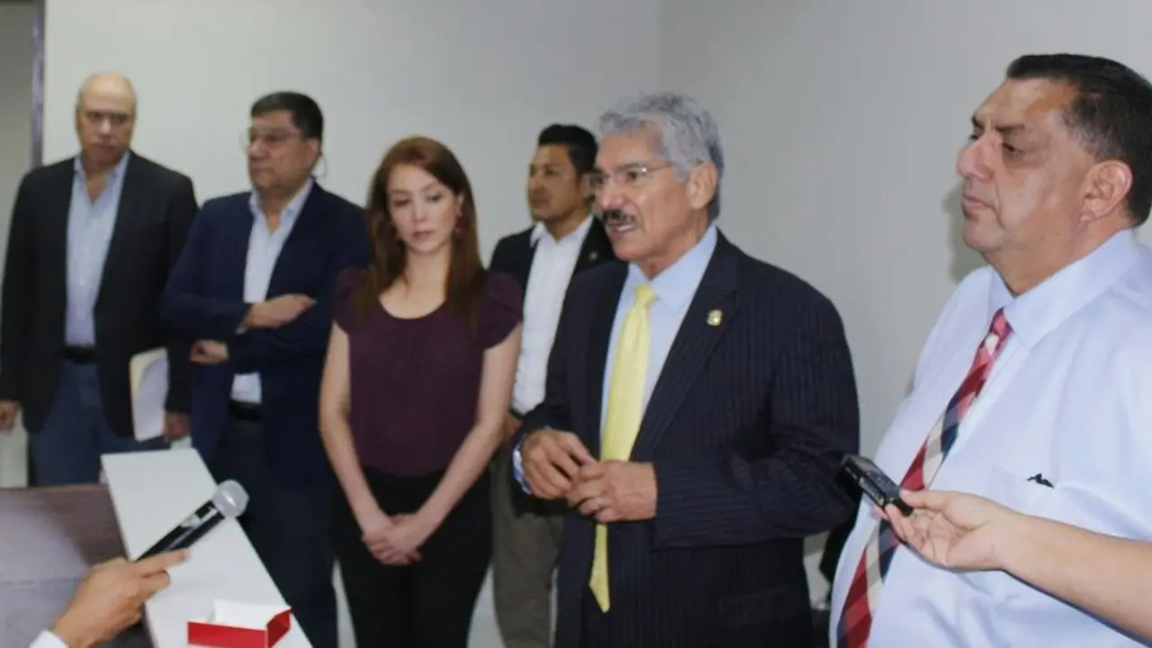 Quijano entrega oficinas