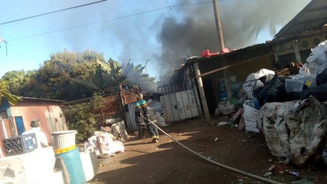 Incendio en Recicladora2