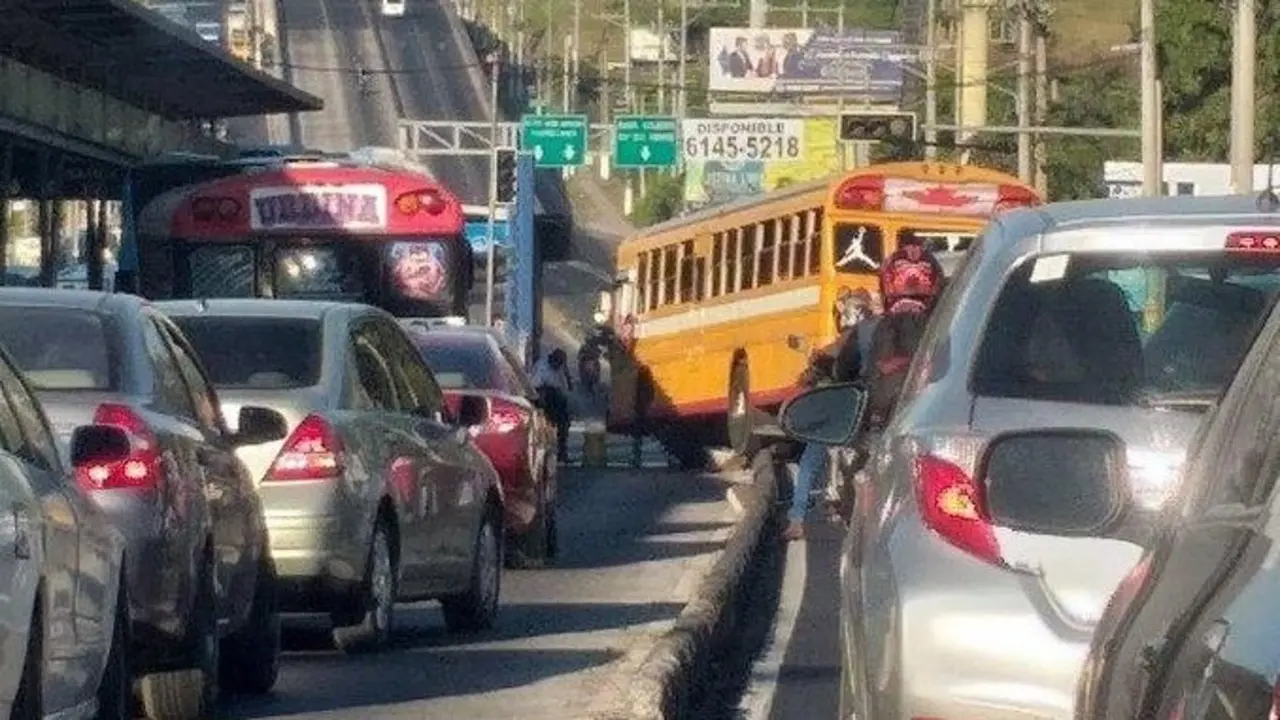 Bus en el Ejercito