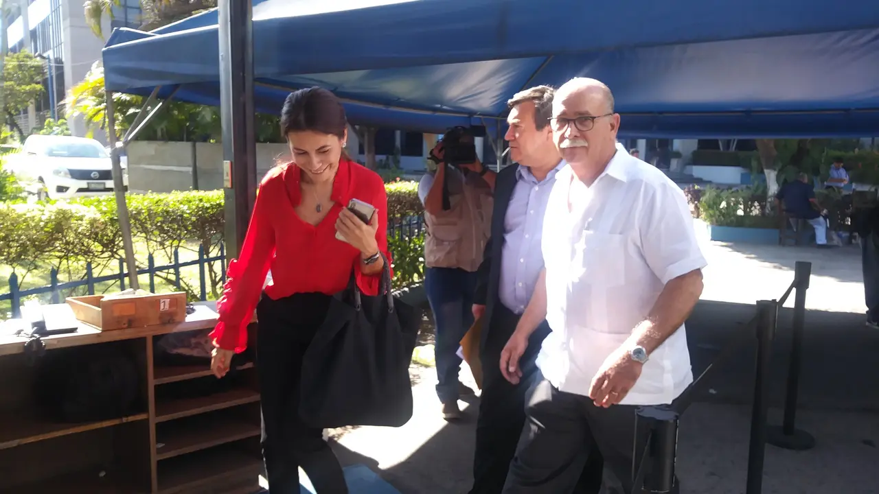 20190306_150703_Burst02