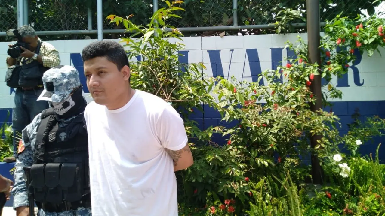 Extorsionaba semanalmente