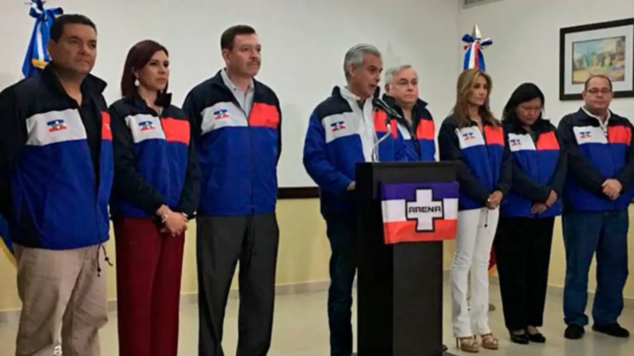 mauricio-interiano-deja-el-coena-1024x536