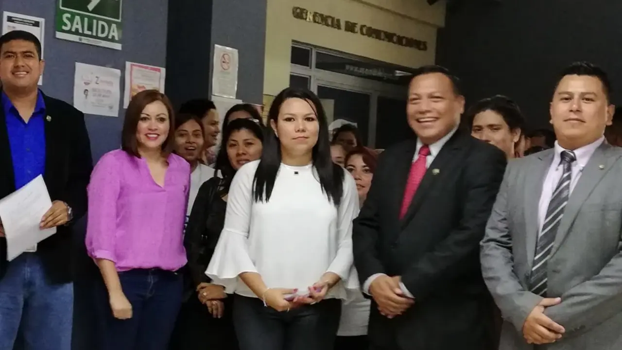 FMLN pide por programa J&oacute;venes con Todo