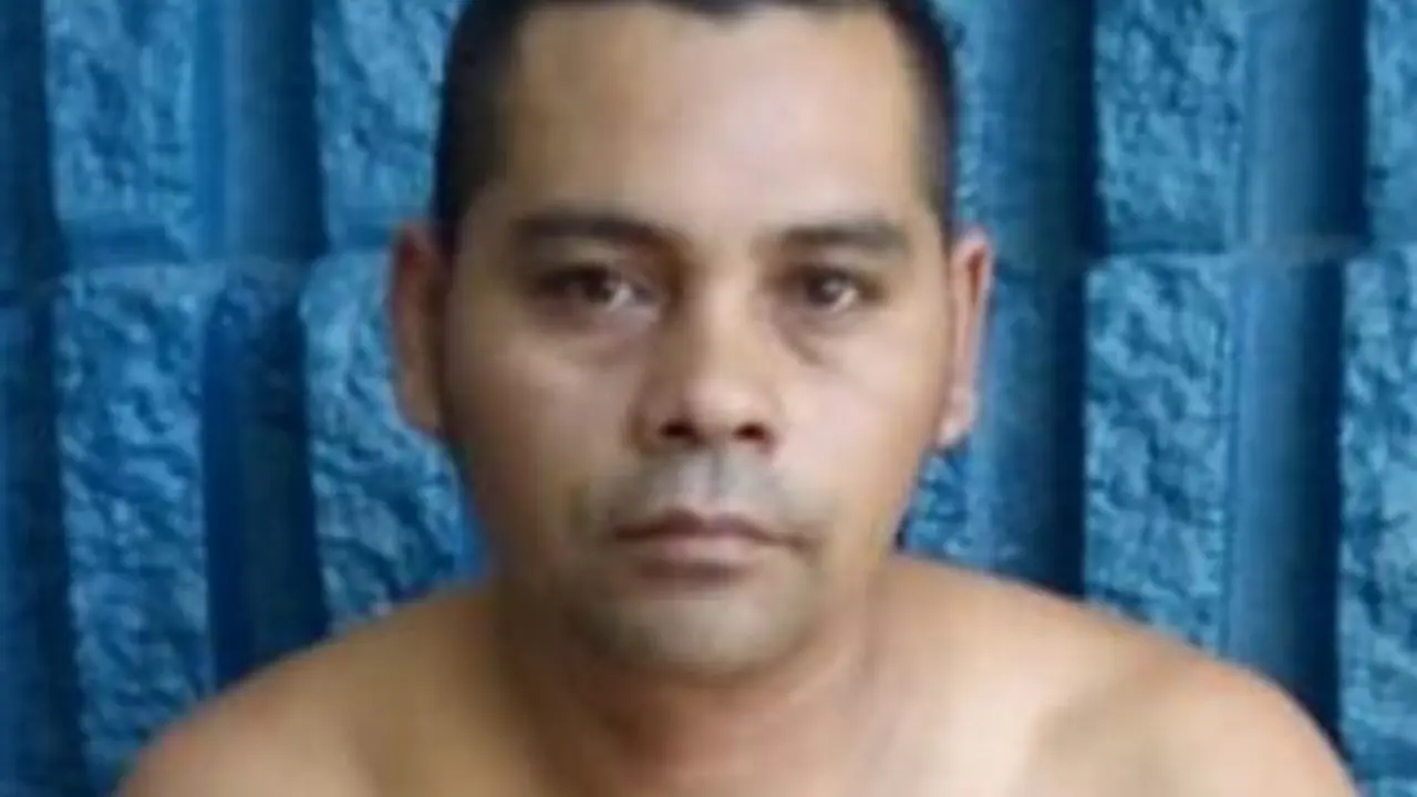 Pandillero pidiendo dinero