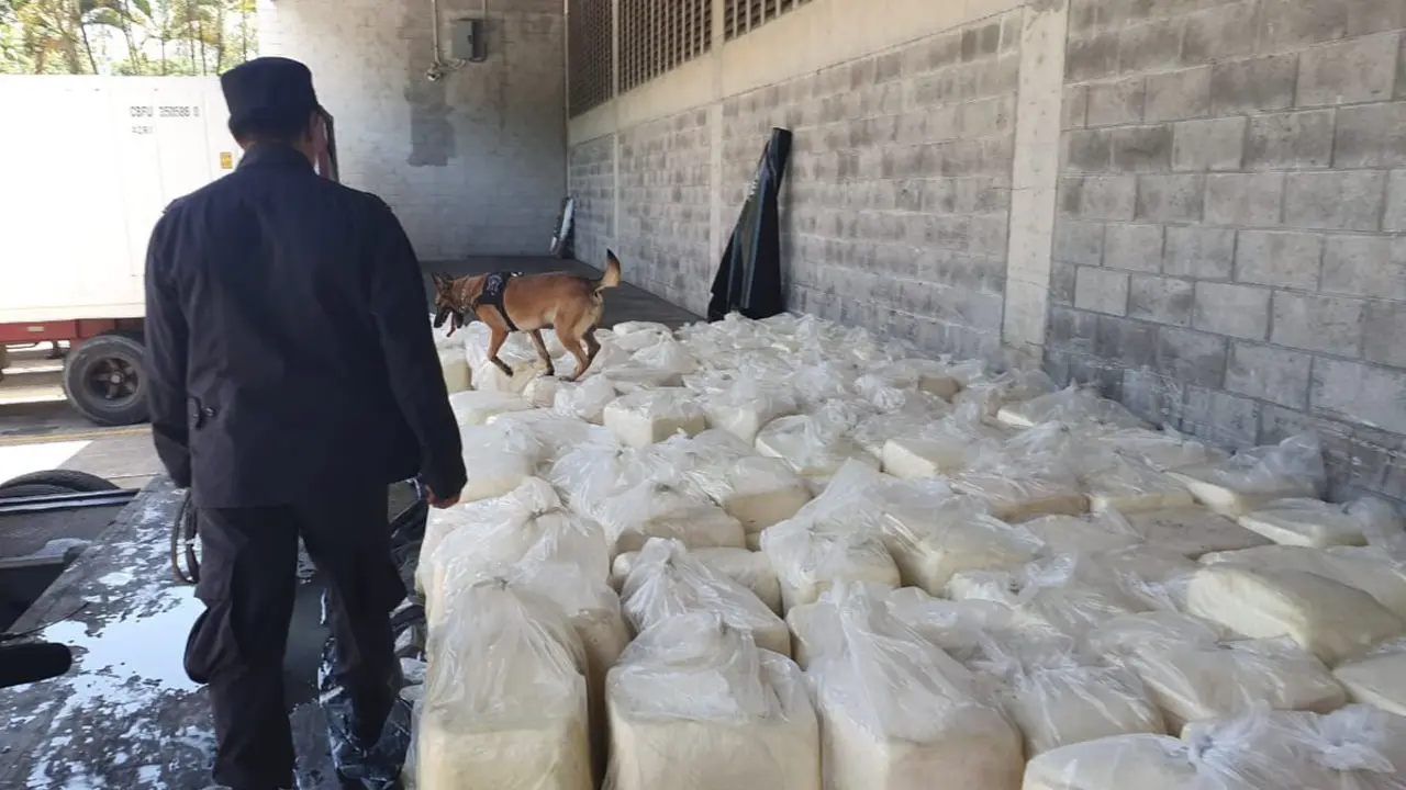 Decomiso de queso en El Poy 2